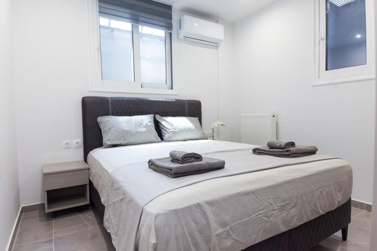 Stylish Brand New Near Megaro Mousikis Apartment Athens