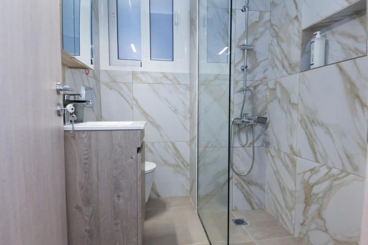 Apartment Stylish Brand New Near Megaro Mousikis *