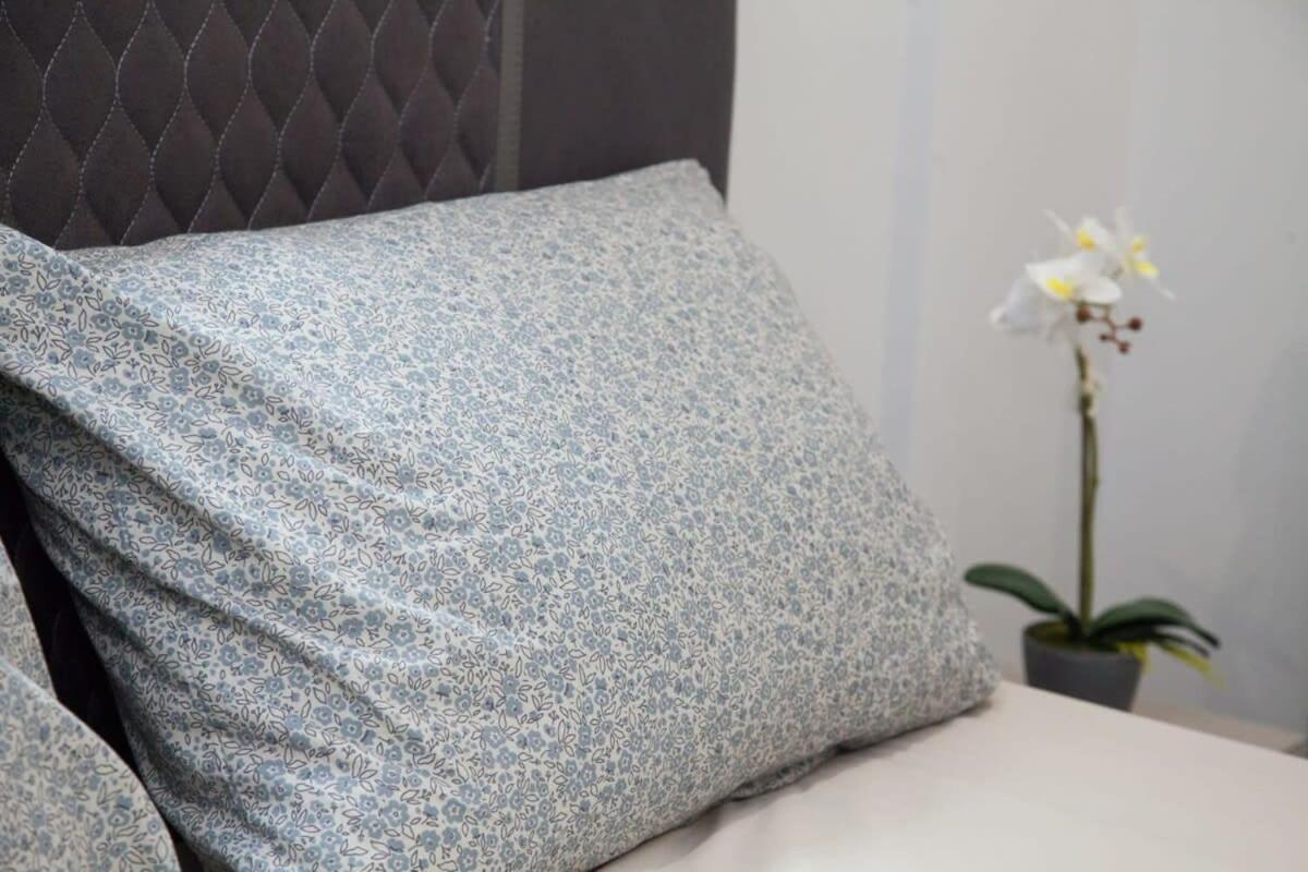 Stylish Brand New Near Megaro Mousikis Apartment *